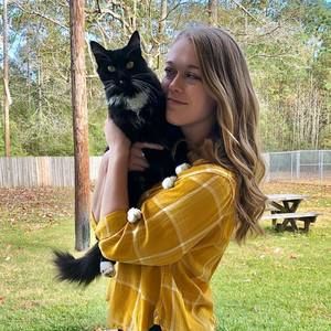 Meet your Posher, Macy